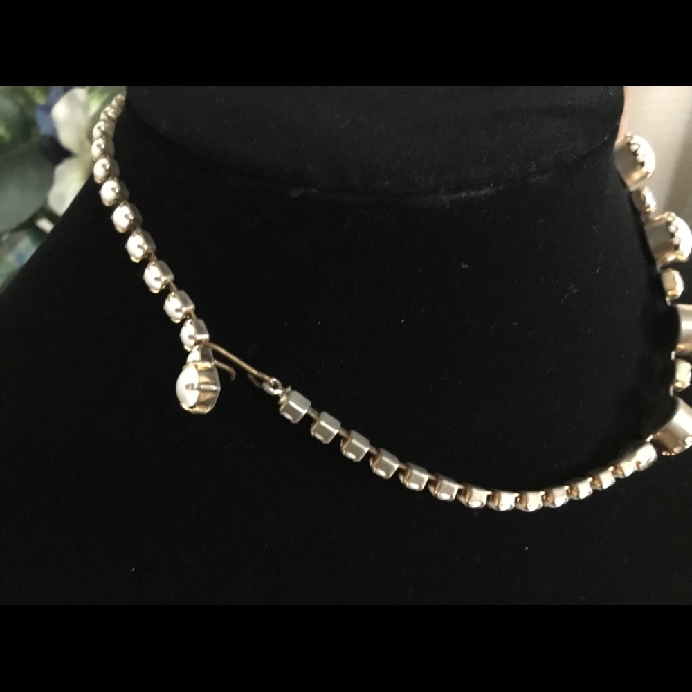 HP- VINTAGE White Glass & Borealis Rhinestone Set - Picture 4 of 6